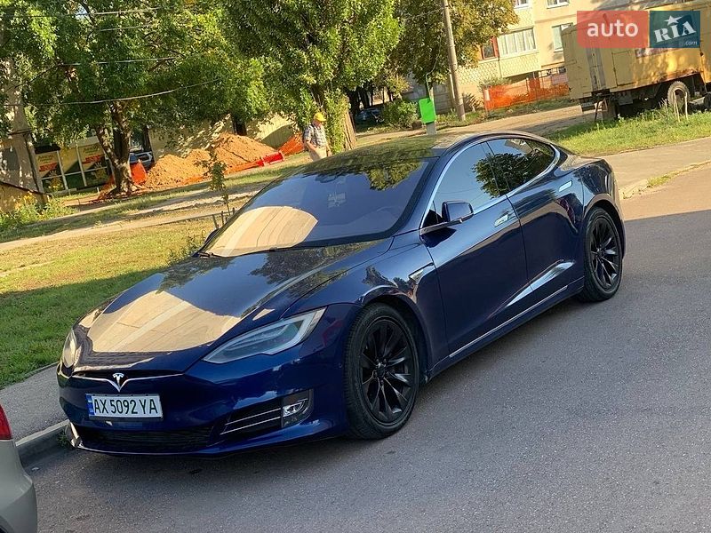 Tesla Model S 2016