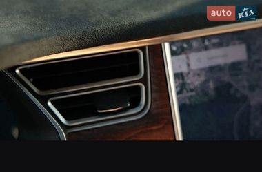 Лифтбек Tesla Model S 2017 в Львове фото 35 Лифтбек Tesla Model S 2017 в Львове
