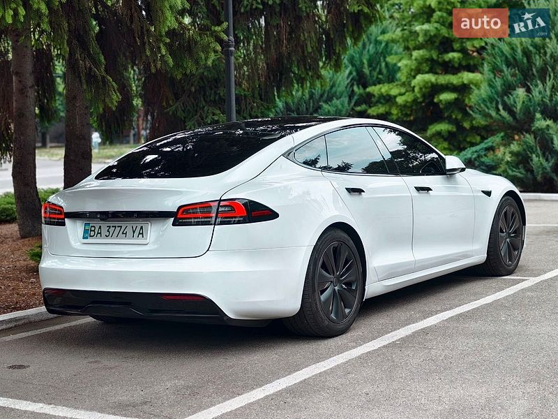 Лифтбек Tesla Model S 2024 в Киеве фото 2 Лифтбек Tesla Model S 2024 в Киеве