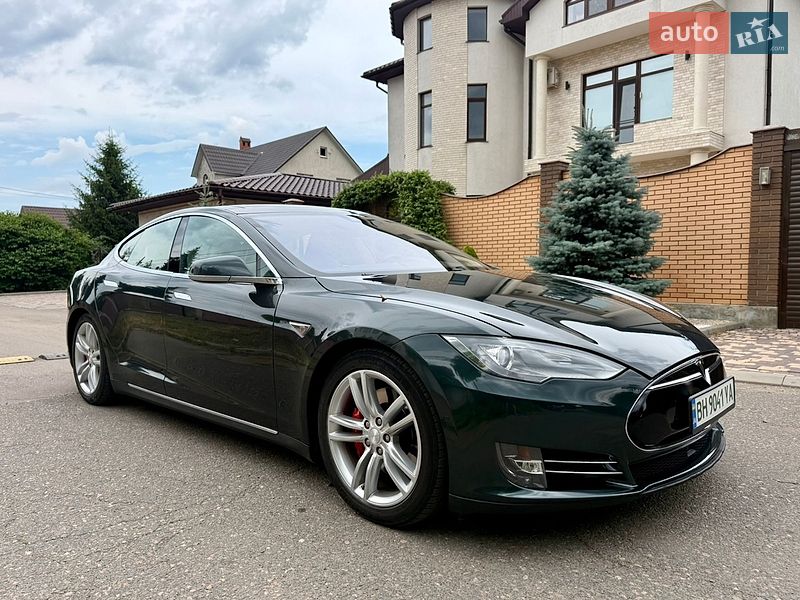 Лифтбек Tesla Model S 2014 в Одессе