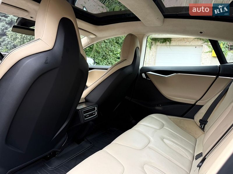 Лифтбек Tesla Model S 2014 в Одессе