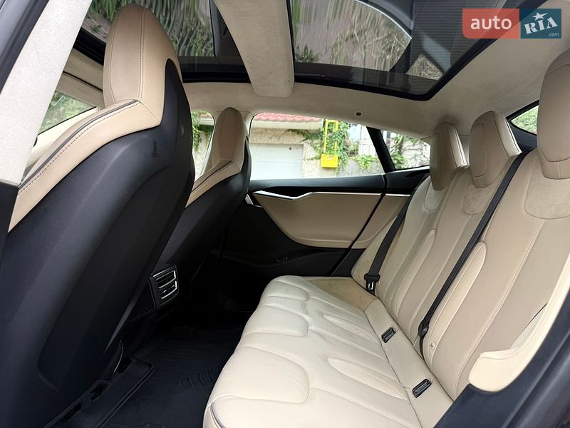 Лифтбек Tesla Model S 2014 в Одессе