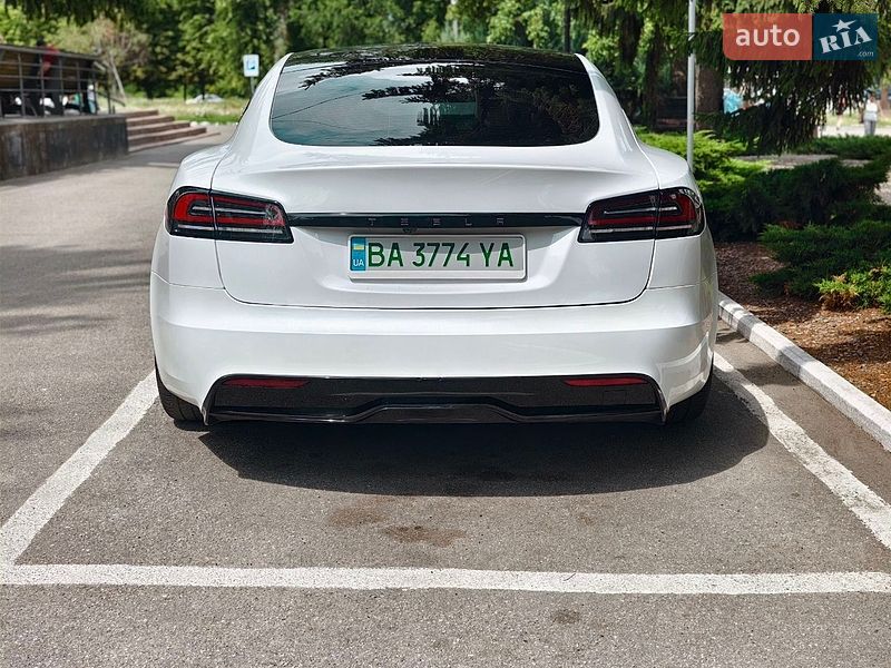 Лифтбек Tesla Model S 2024 в Киеве фото 4 Лифтбек Tesla Model S 2024 в Киеве