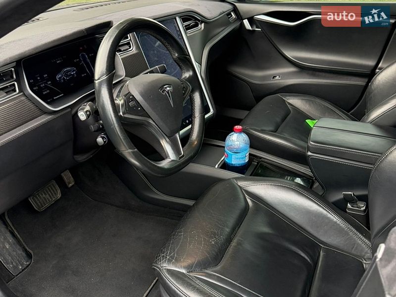 Лифтбек Tesla Model S 2016 в Днепре