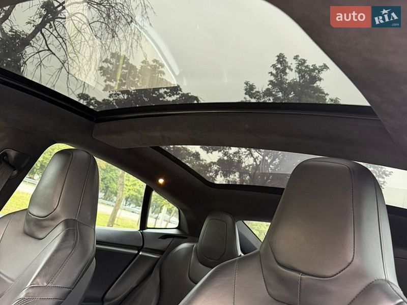 Лифтбек Tesla Model S 2016 в Днепре