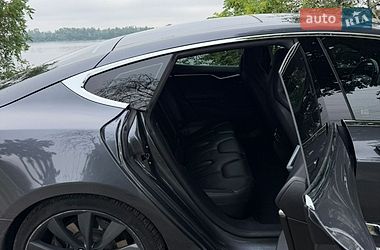 Лифтбек Tesla Model S 2016 в Днепре