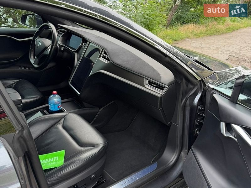 Лифтбек Tesla Model S 2016 в Днепре