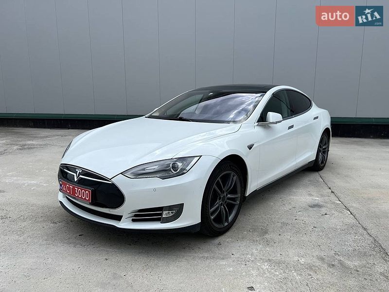 Tesla Model S 2013