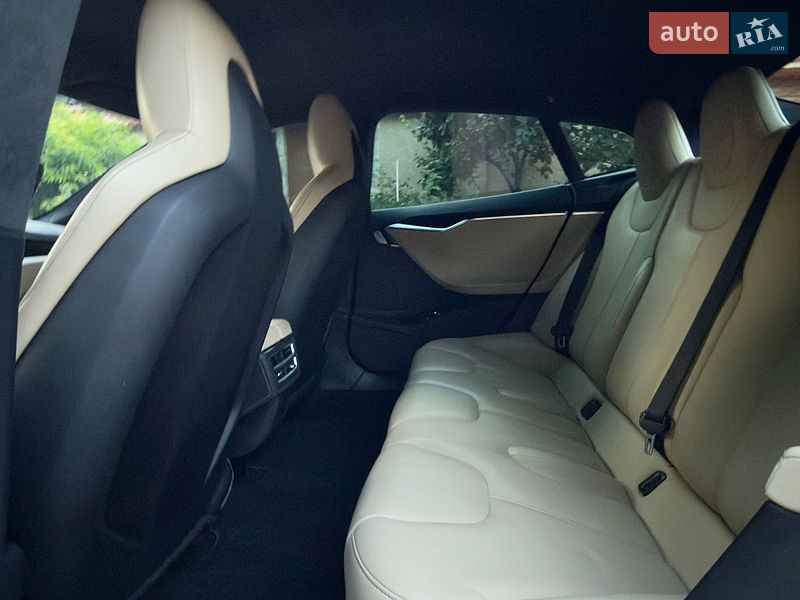 Лифтбек Tesla Model S 2015 в Одессе