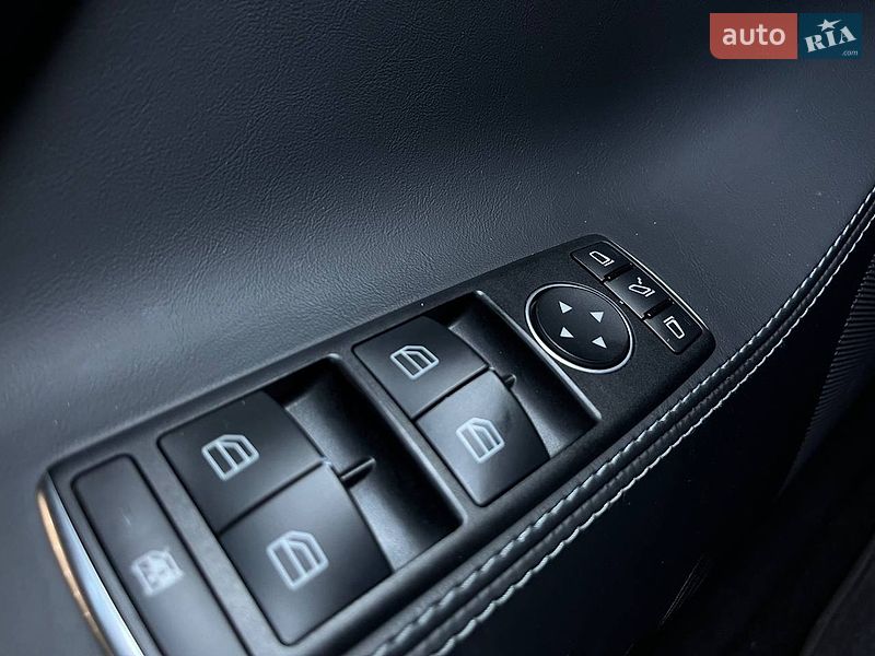 Ліфтбек Tesla Model S 2018 в Києві
