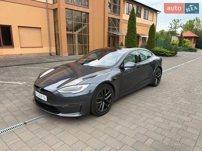 Tesla Model S 2021
