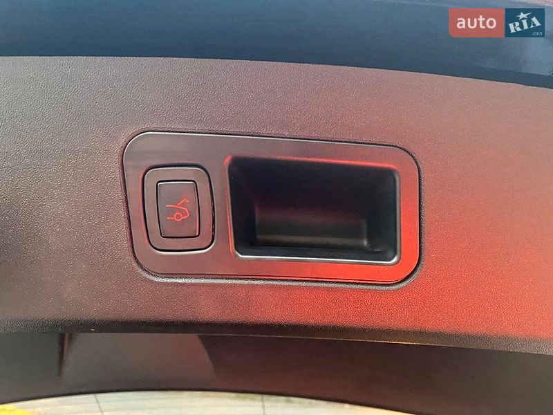 Лифтбек Tesla Model S 2015 в Владимире