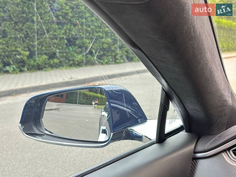 Лифтбек Tesla Model S 2016 в Киеве