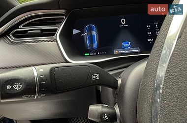 Лифтбек Tesla Model S 2016 в Киеве
