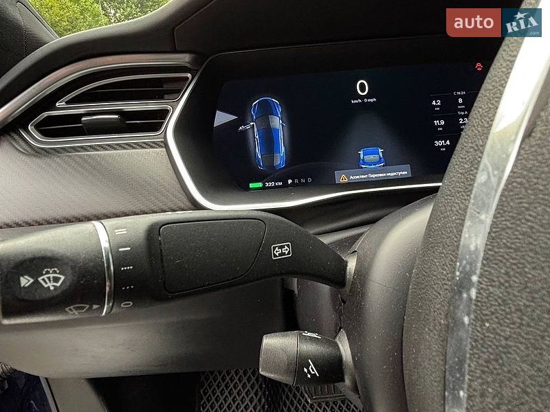 Лифтбек Tesla Model S 2016 в Киеве