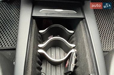 Лифтбек Tesla Model S 2016 в Киеве