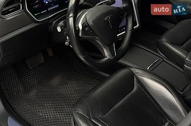 Лифтбек Tesla Model S 2016 в Киеве
