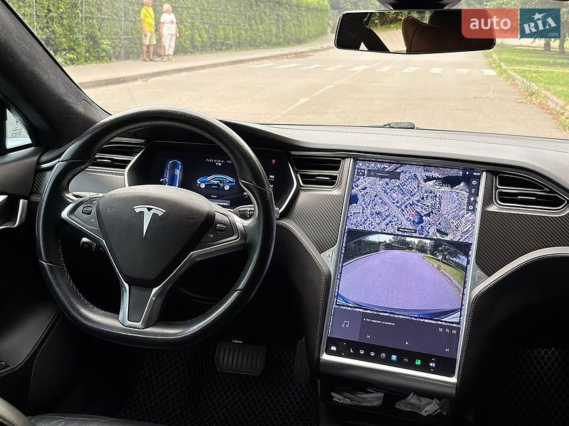 Лифтбек Tesla Model S 2016 в Киеве