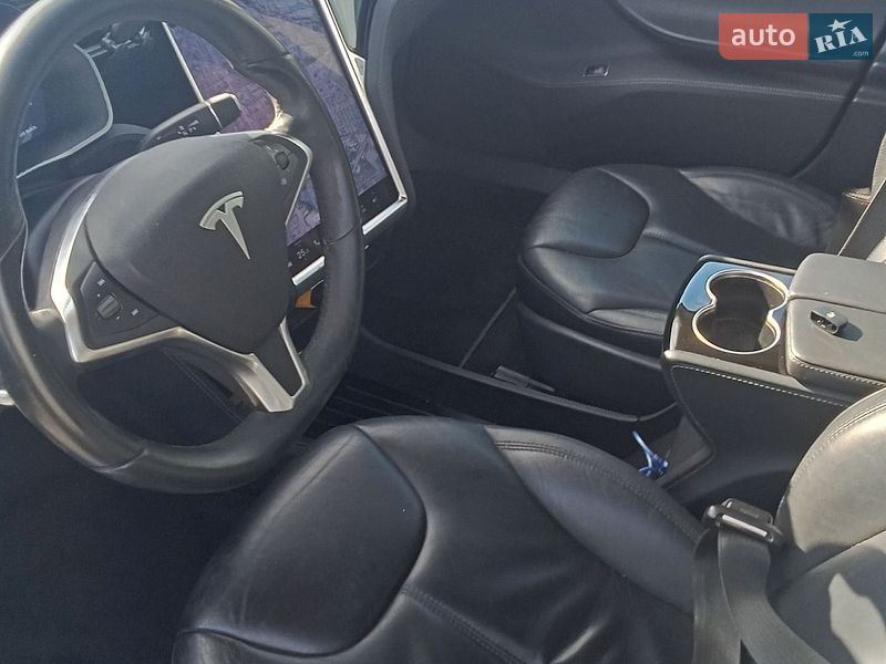Лифтбек Tesla Model S 2015 в Харькове