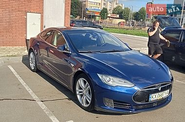 Лифтбек Tesla Model S 2015 в Харькове