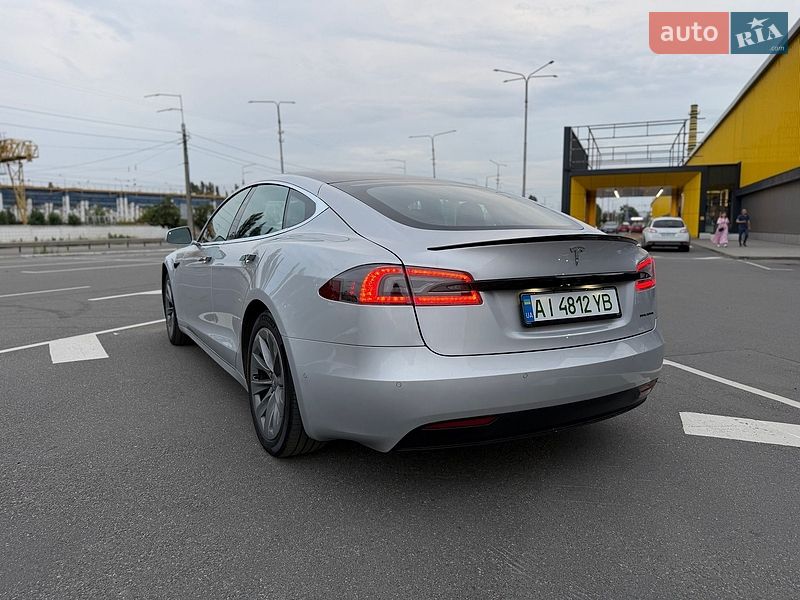 Лифтбек Tesla Model S 2017 в Киеве