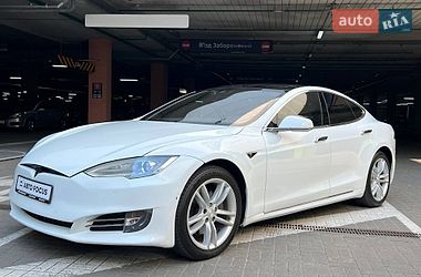 Лифтбек Tesla Model S 2015 в Киеве фото 3 Лифтбек Tesla Model S 2015 в Киеве