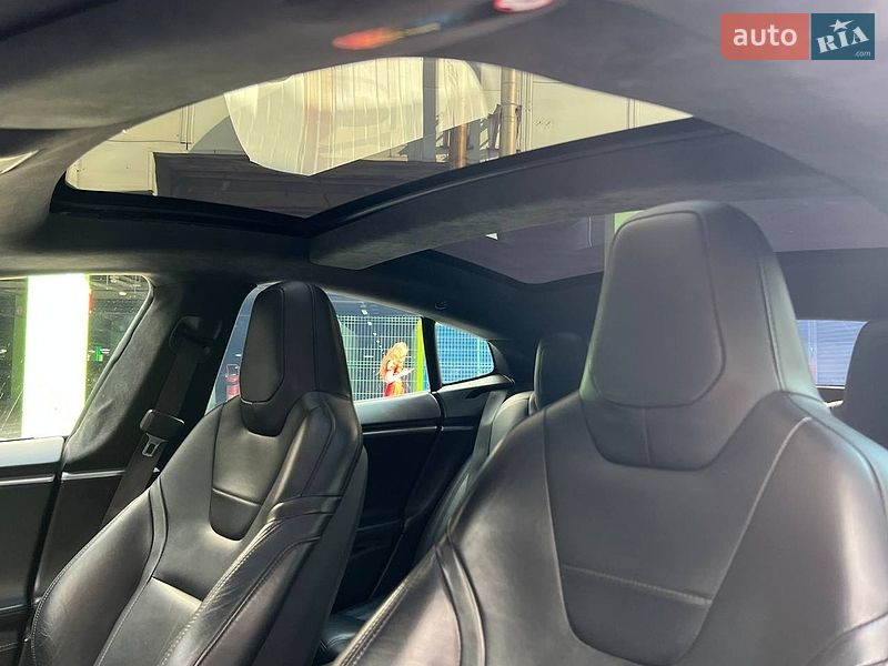 Лифтбек Tesla Model S 2015 в Киеве фото 19 Лифтбек Tesla Model S 2015 в Киеве