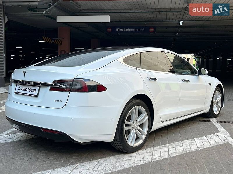 Лифтбек Tesla Model S 2015 в Киеве фото 7 Лифтбек Tesla Model S 2015 в Киеве