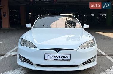 Лифтбек Tesla Model S 2015 в Киеве фото 2 Лифтбек Tesla Model S 2015 в Киеве