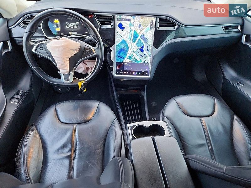 Tesla Model S 2015