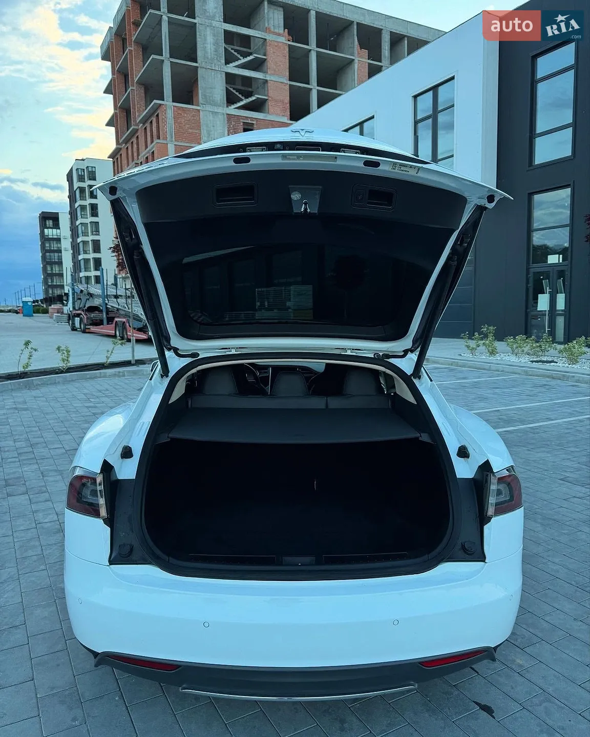 2014 Tesla Model S - мініатюра 5