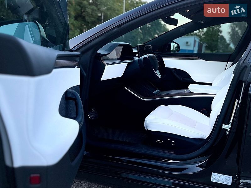 Ліфтбек Tesla Model S 2022 в Дніпрі