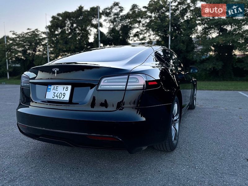 Ліфтбек Tesla Model S 2022 в Дніпрі