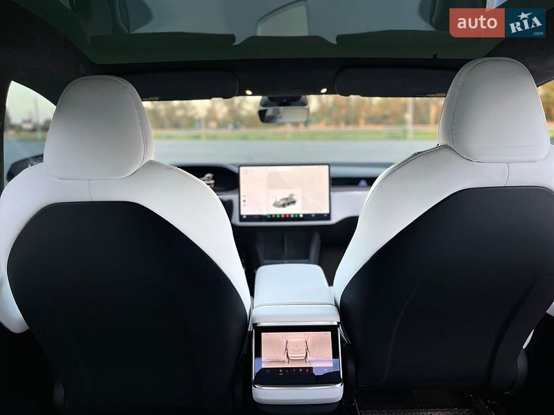 Ліфтбек Tesla Model S 2022 в Дніпрі