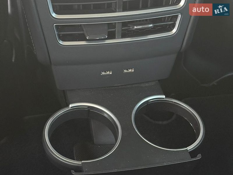 Лифтбек Tesla Model S 2016 в Ужгороде