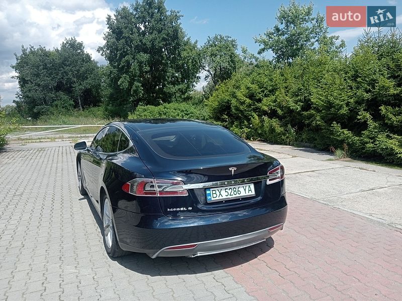 Ліфтбек Tesla Model S 2013 в Шепетівці