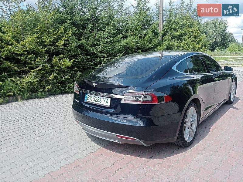 Ліфтбек Tesla Model S 2013 в Шепетівці