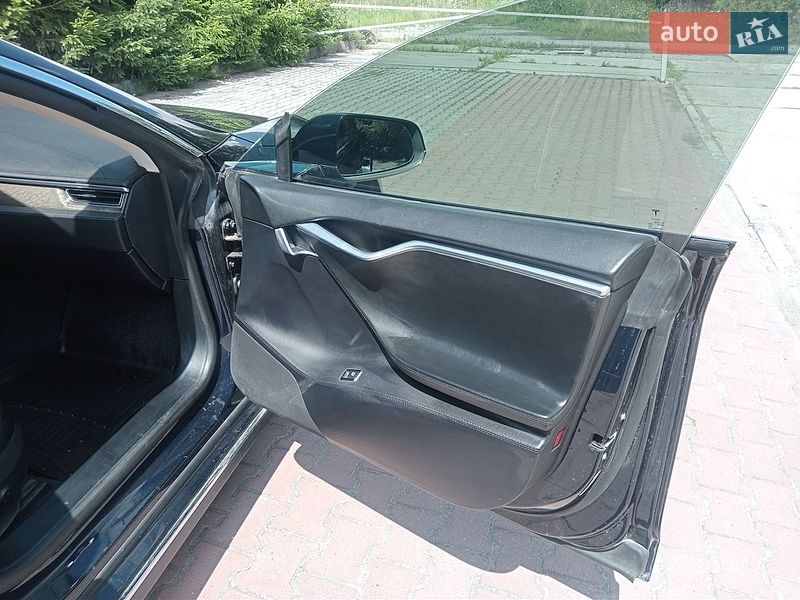 Ліфтбек Tesla Model S 2013 в Шепетівці
