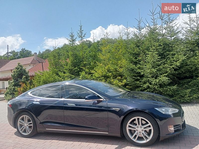 Ліфтбек Tesla Model S 2013 в Шепетівці