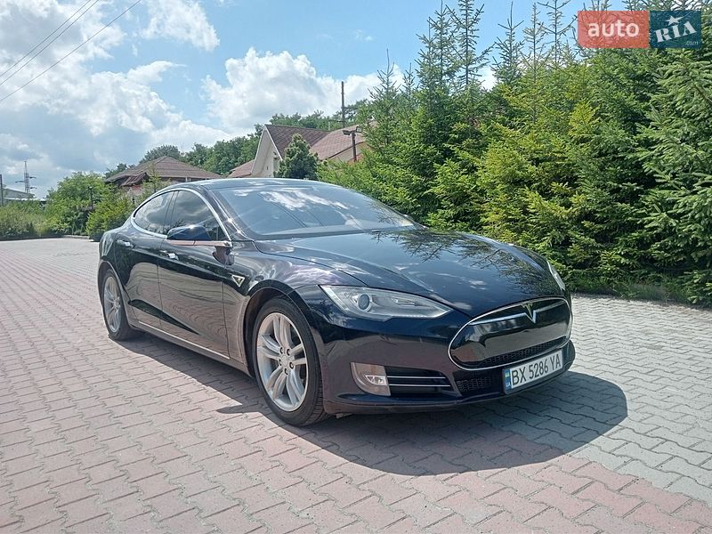 Ліфтбек Tesla Model S 2013 в Шепетівці