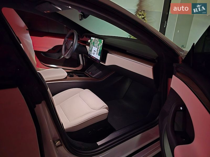 Лифтбек Tesla Model S 2024 в Киеве фото 17 Лифтбек Tesla Model S 2024 в Киеве