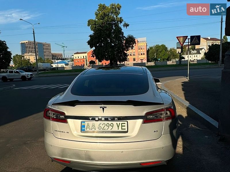 Лифтбек Tesla Model S 2013 в Киеве фото 7 Лифтбек Tesla Model S 2013 в Киеве