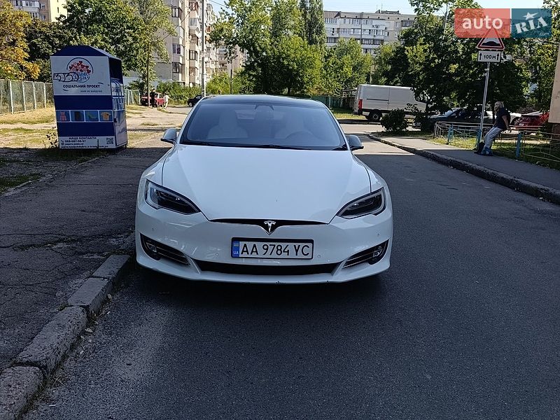 Tesla Model S 2017