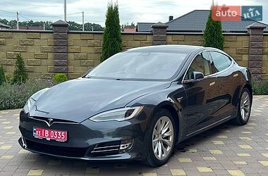 Ліфтбек Tesla Model S 2018 в Луцьку