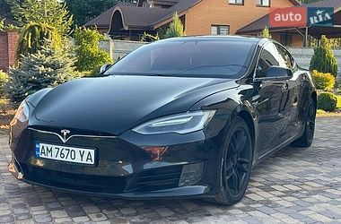 Лифтбек Tesla Model S 2016 в Житомире