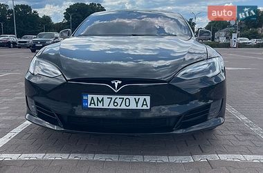 Лифтбек Tesla Model S 2016 в Житомире