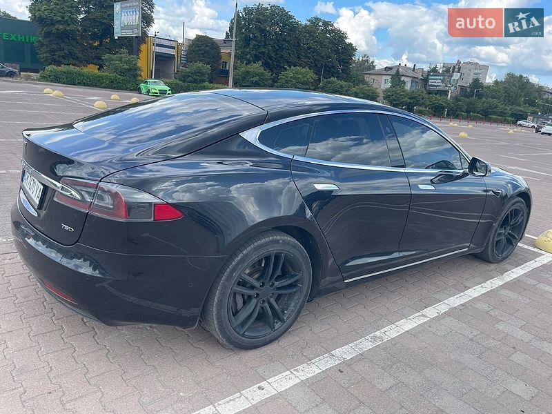 Лифтбек Tesla Model S 2016 в Житомире