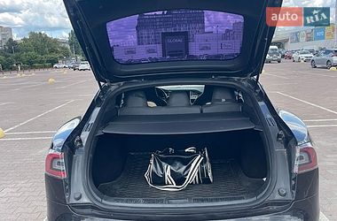 Лифтбек Tesla Model S 2016 в Житомире