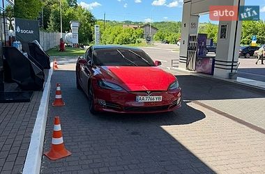 Лифтбек Tesla Model S 2018 в Киеве