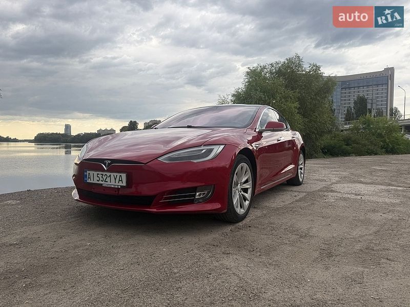Tesla Model S 2018